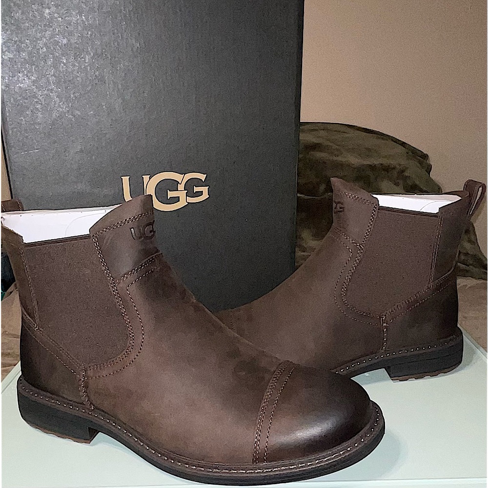 Ugg men’s brown Daltmore boots